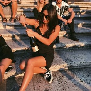 Meet your Posher, Lauren